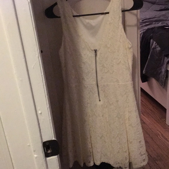 NWT White Lace Dress - Picture 3 of 3